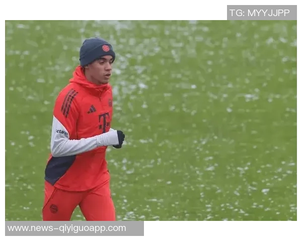 穆西亚拉积极恢复训练计划12月重返赛场状态